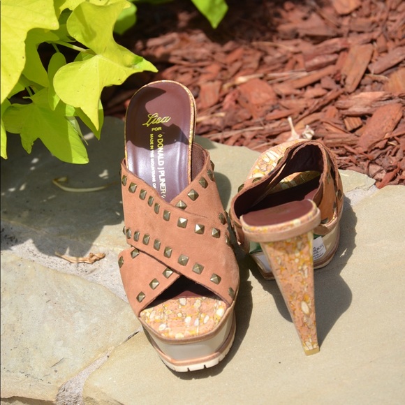 Lisa Pliner for Donald Pliner Platform Slides - Picture 2 of 4